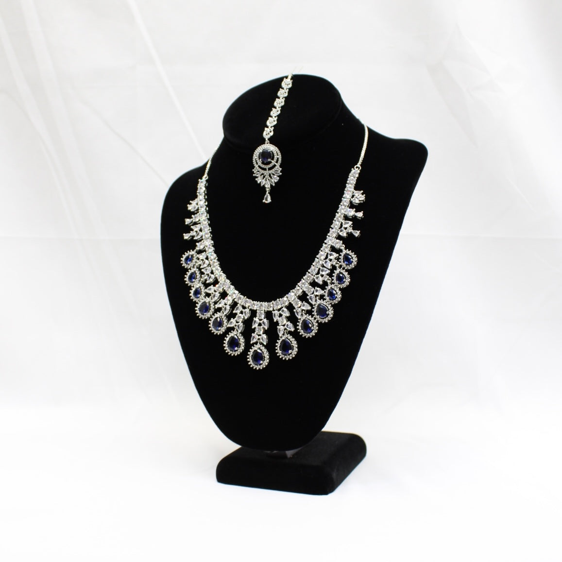 Intricate Drop Jewelry Set