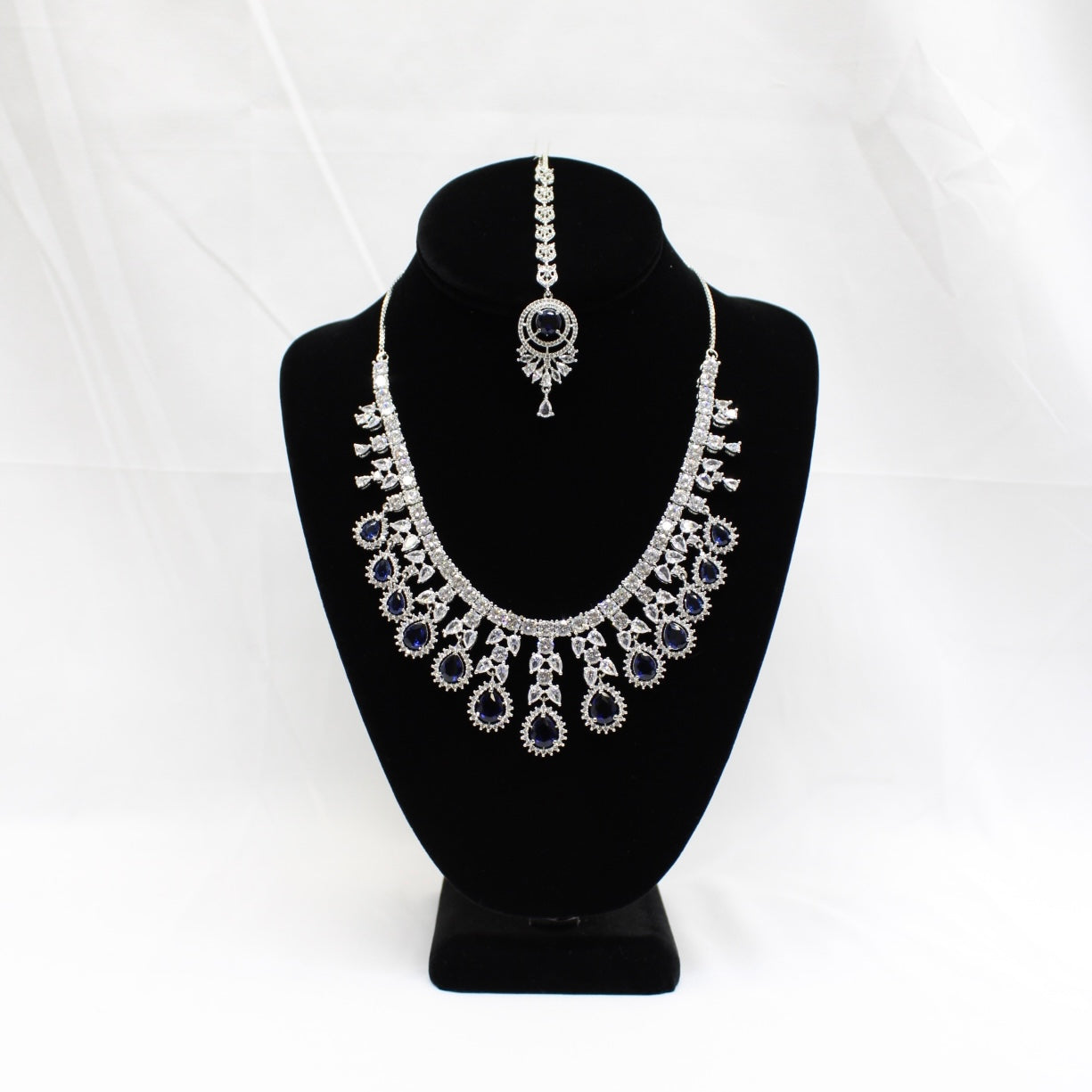 Intricate Drop Jewelry Set