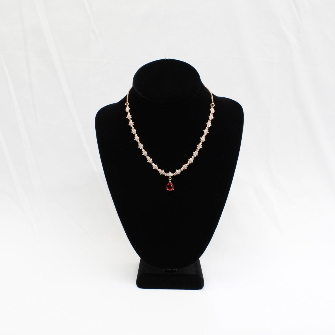 Diamond Shaped Pendant Style Set