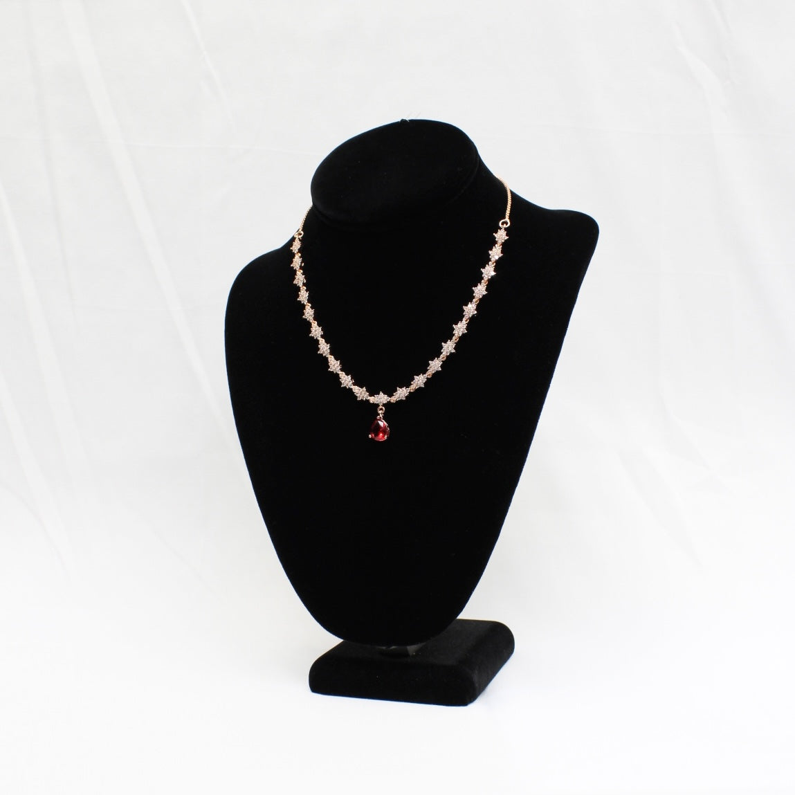 Diamond Shaped Pendant Style Set