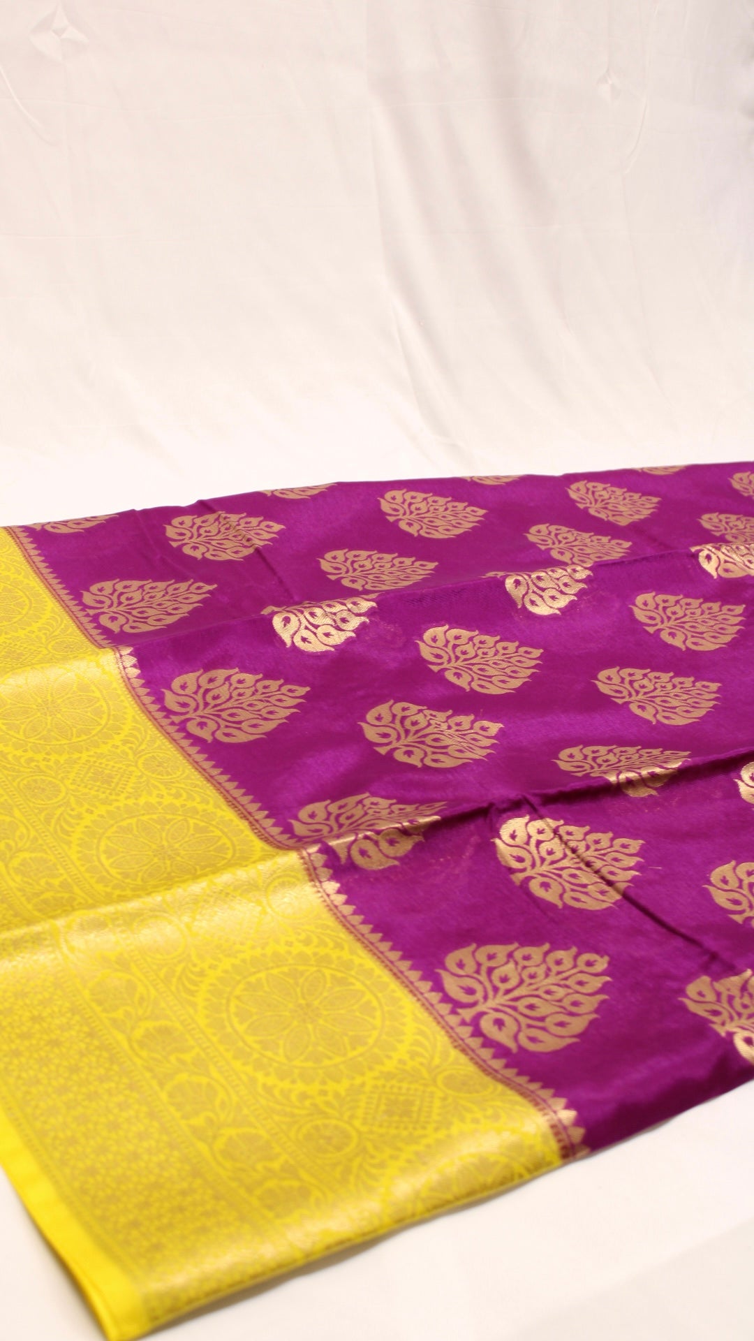 Raisin Purple Leaf Saree